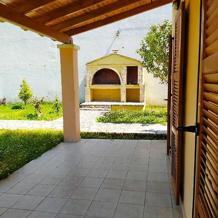 Vila Margarita Appartement Akharavi